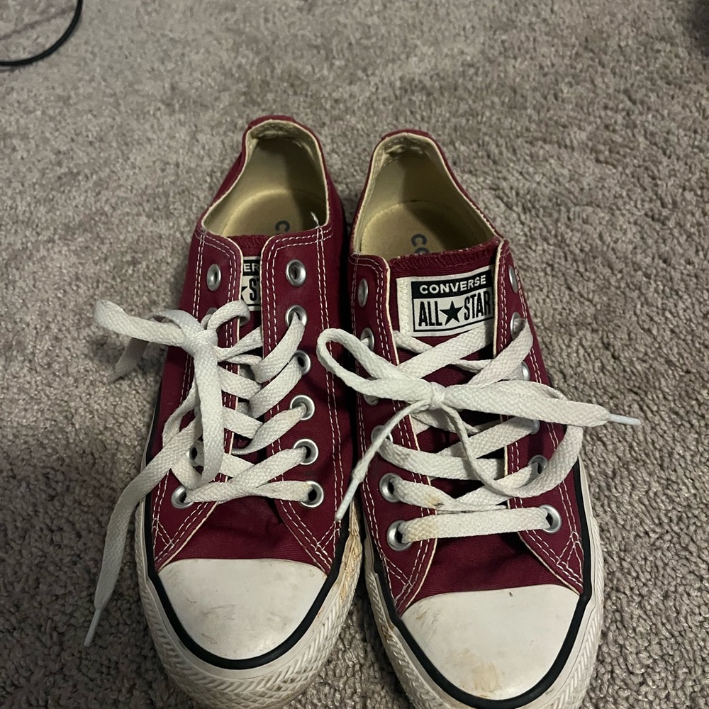 Converse All Star maroon Sneakers